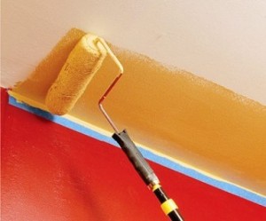 Как покрасить потолок после побелки