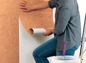 Sticking wallpaper butt
